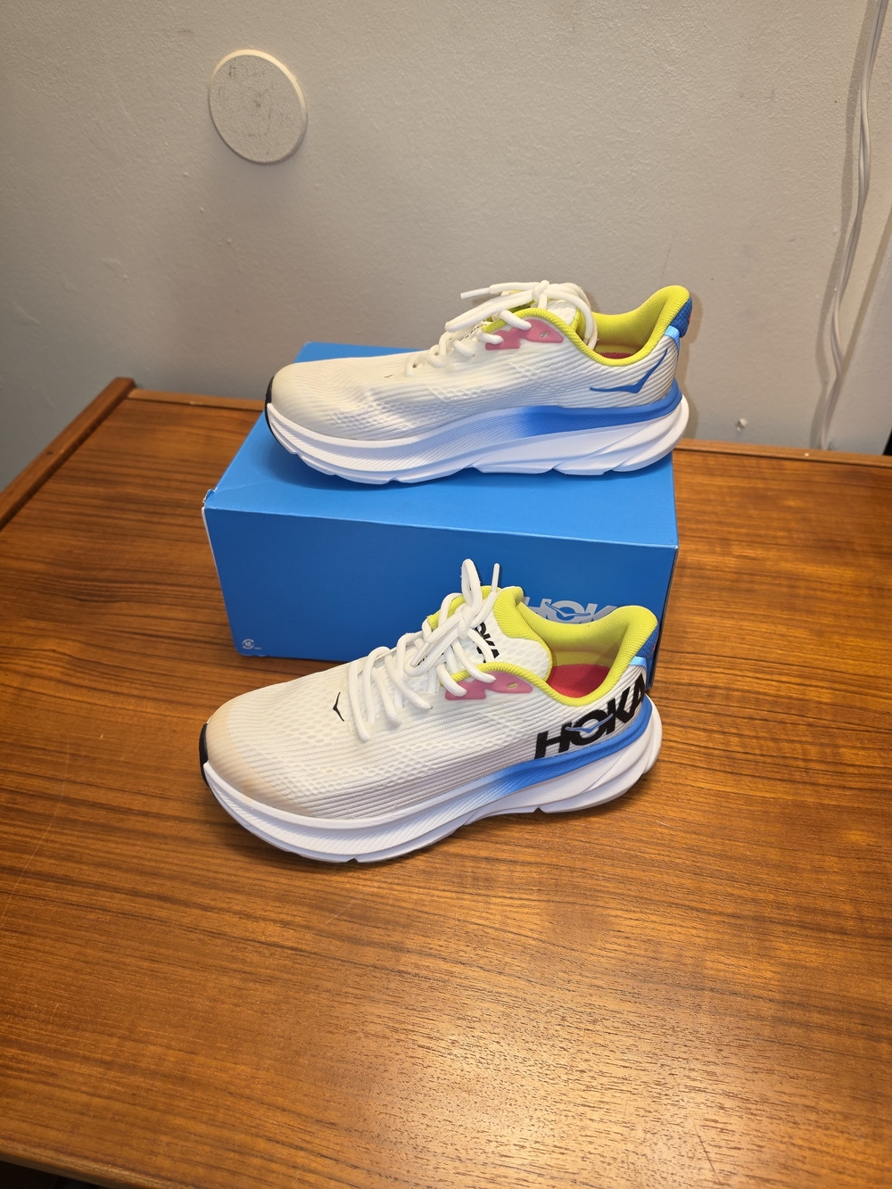 HOKA Clifton 9 Youth Unisex Kids Lace Up Mesh Sneakers White/Blue 4.5M